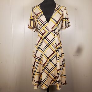 Forever 21 Short Sleeve V Neck Plaid Wrap Dress Cream Womens XS *small hole/rip*
